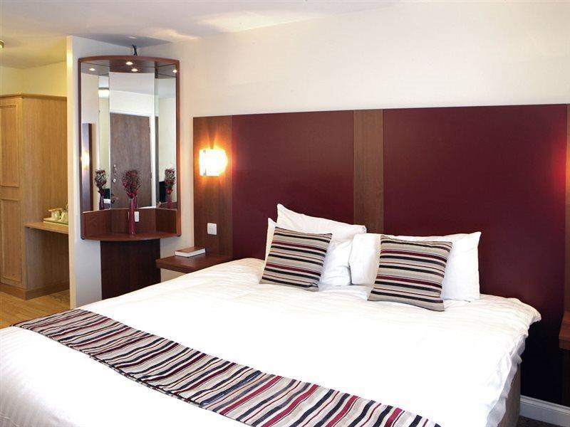 Mercure Swindon East Hotel And Spa المظهر الخارجي الصورة