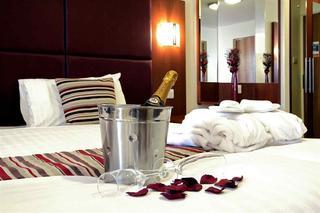 Mercure Swindon East Hotel And Spa المظهر الخارجي الصورة